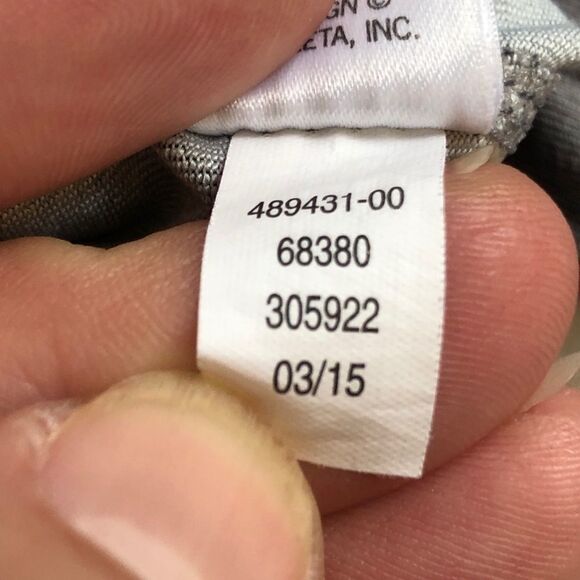 Athleta Diamond Chaturanga Knocker Capri pant, size small - Picture 9 of 10